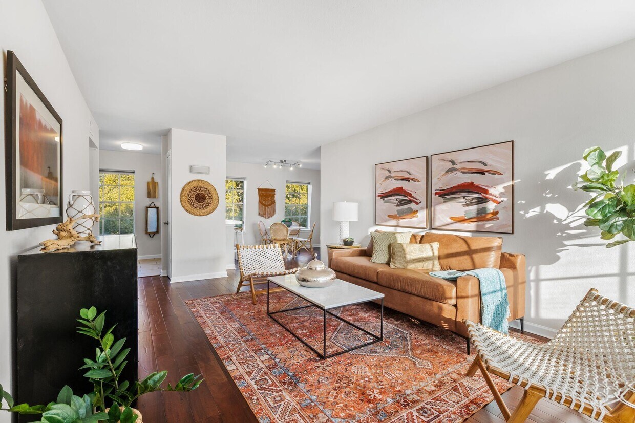 Foto principal - 300 Crockett St