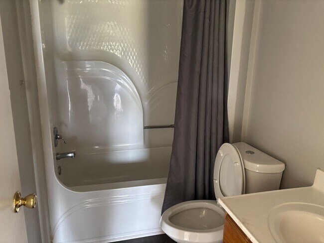 Foto del edificio - 2 Bedroom Duplex