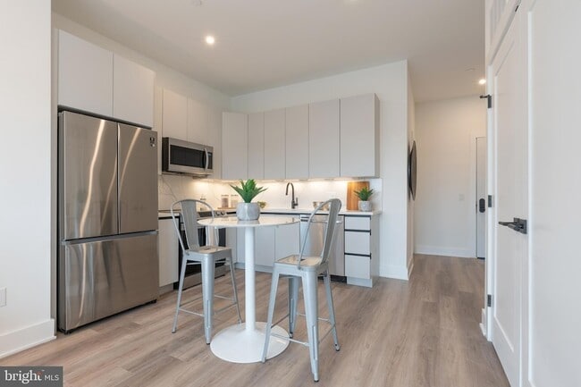 Foto del edificio - 1421 E Columbia Ave