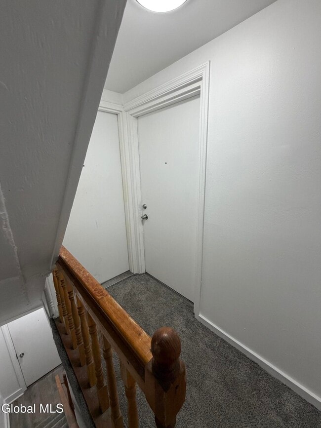 Building Photo - 58 S Swan St