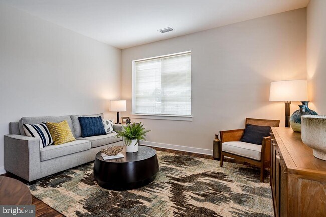 Foto del edificio - 650 Stockton Dr