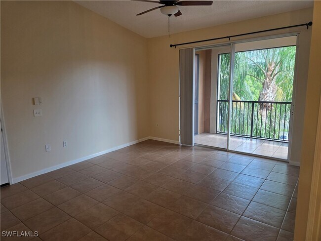 Foto del edificio - 1210 Reserve Way