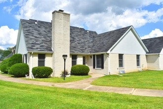 Building Photo - 933 High Meadow Dr