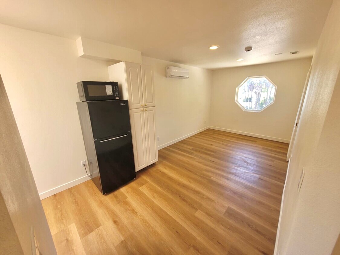Foto principal - 1550 Encino Dr