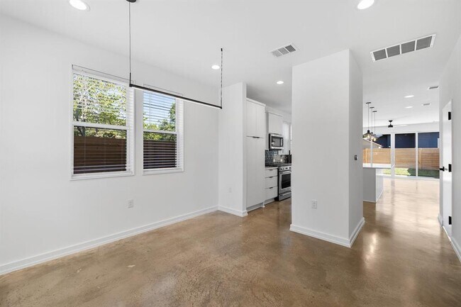 Foto del edificio - 914 Taulbee Ln