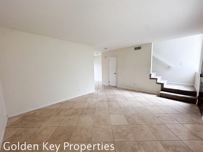 Building Photo - Remodeled condo in Bayshores in Oceanside!