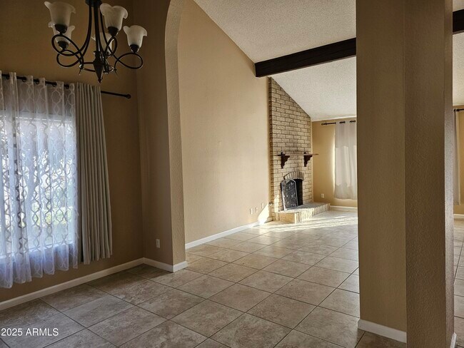 Foto del edificio - 1514 E Weathervane Ln