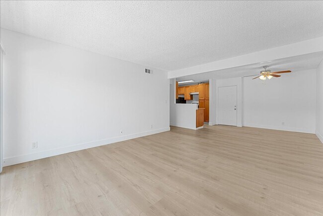 Foto del edificio - 18620 Hatteras St