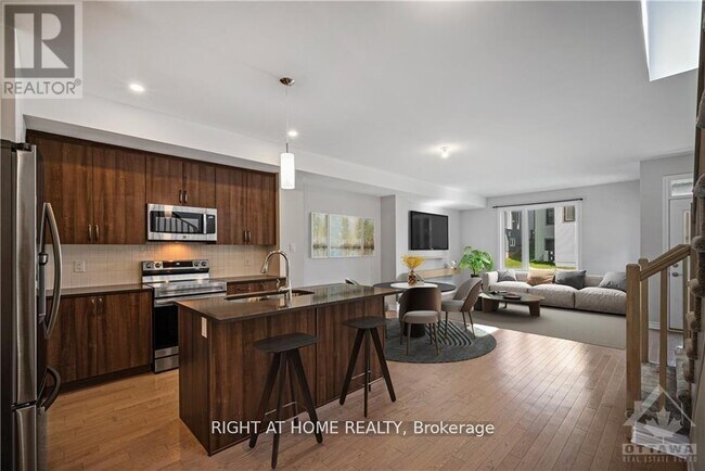 Photo du bâtiment - 1010 Kijik Cres