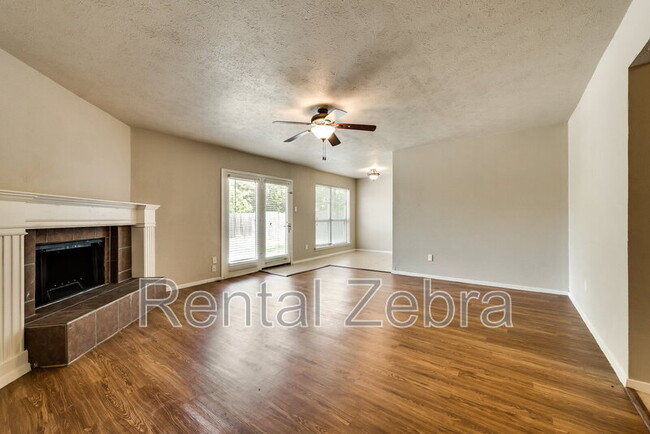 Building Photo - 7113 Edinburg Dr