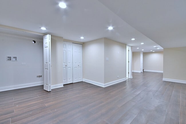 Foto del edificio - 7103 W Devon Ave