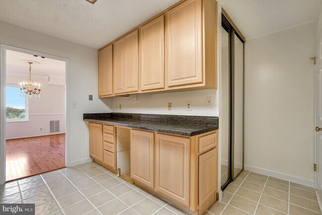 Building Photo - 8360 Greensboro Dr