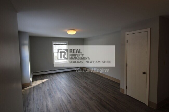 Foto del edificio - 17 Ellison Dr