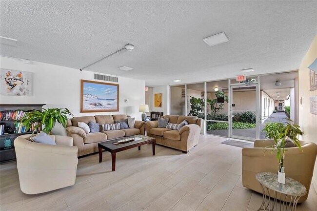 Foto del edificio - 6100 NW 2nd Ave