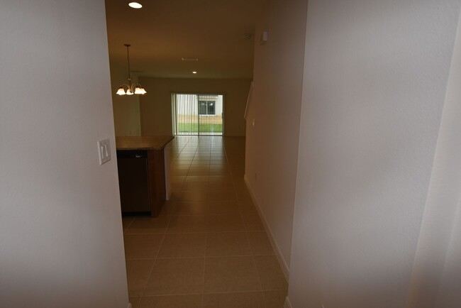 Foto del edificio - Brand New 2 story Home for rent, 4 bed 2.5...