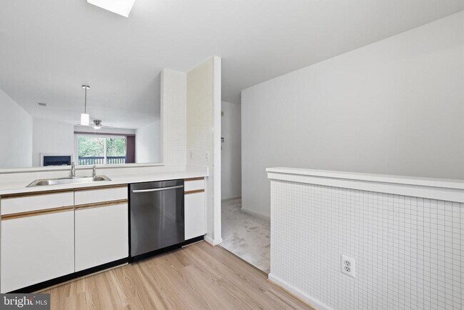 Foto del edificio - 2844 Yarling Ct