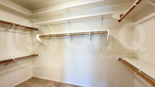 Building Photo - 4841 W Flint St
