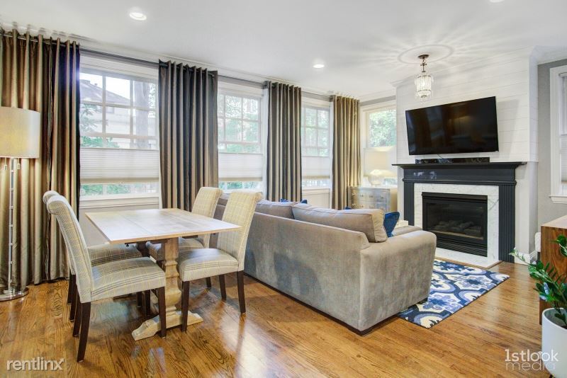 Primary Photo - 2 br, 1.5 bath Condo - 904 W Diversey PKWY