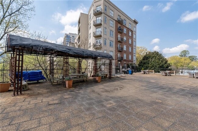 Foto del edificio - 2285 Peachtree Rd NE