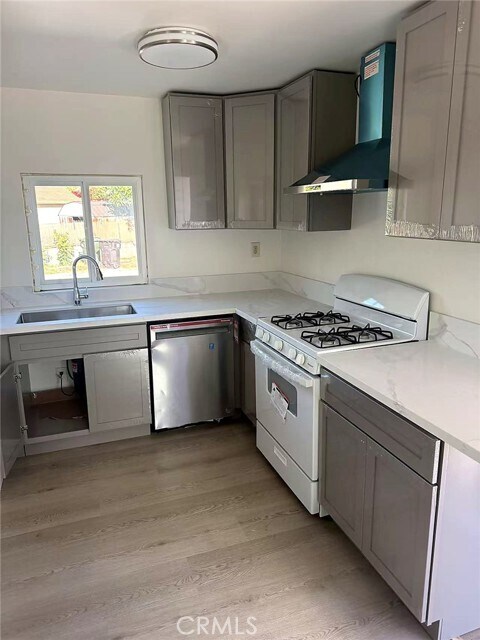 Foto del edificio - 8717 Tilmont Ave