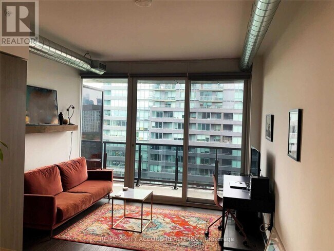 Photo du bâtiment - 170 Bayview Ave