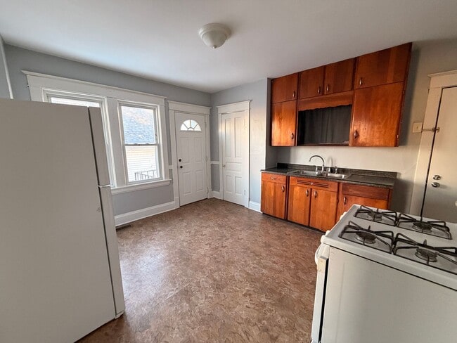 Building Photo - 2223 53rd St