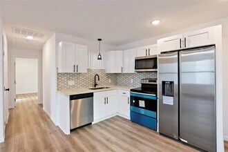 Building Photo - 310 Delmar St