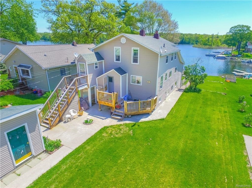 Primary Photo - 1349 Beach Dr