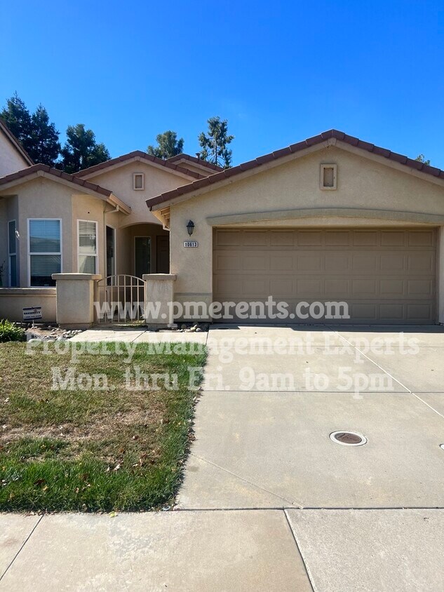 Primary Photo - 10613 Hidden Grove Cir