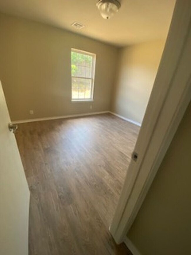 Foto del edificio - Just Listed! Claremore Cutie 3-Bed, 2-Bath...