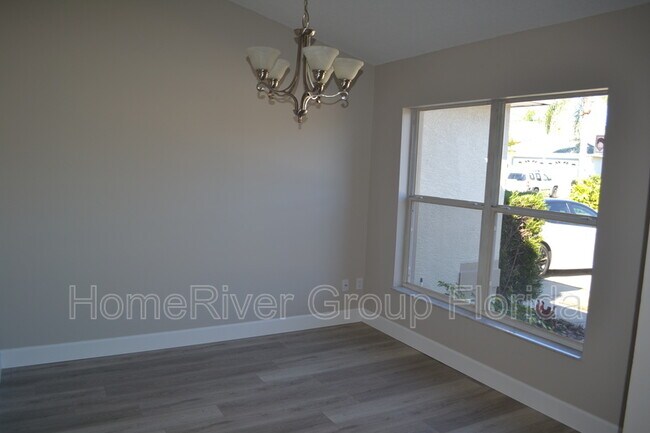 Foto del edificio - 3486 Woodley Park Pl