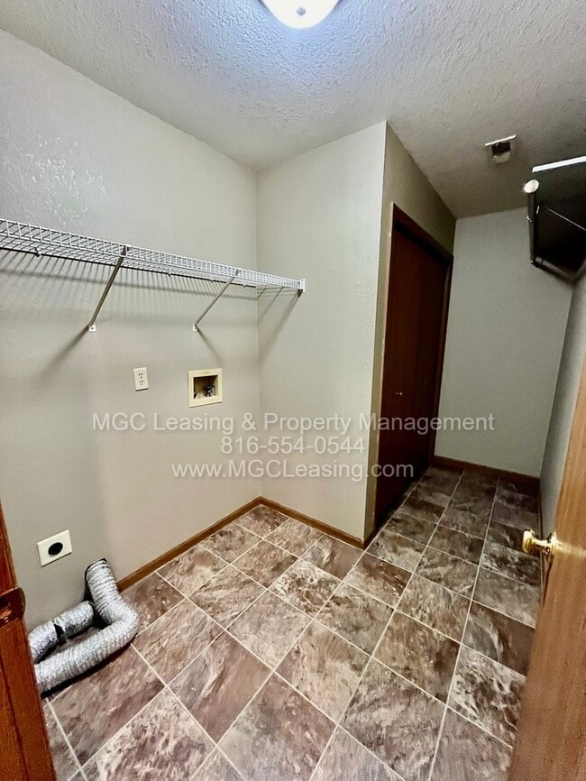 Building Photo - Grain Valley Rancher: Now Available — Immediate Move-In | Self-Guided Tours Open