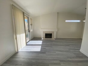 Building Photo - 5155 W Tropicana Ave