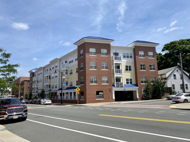 Building Photo - Enterprise Apartment Homes