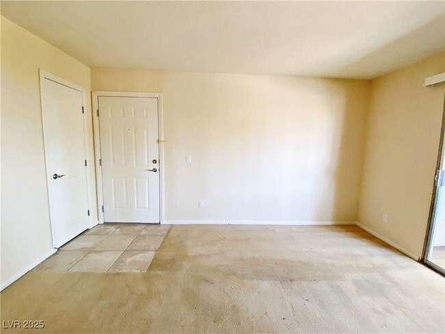 Building Photo - 7200 W Pirates Cove Rd