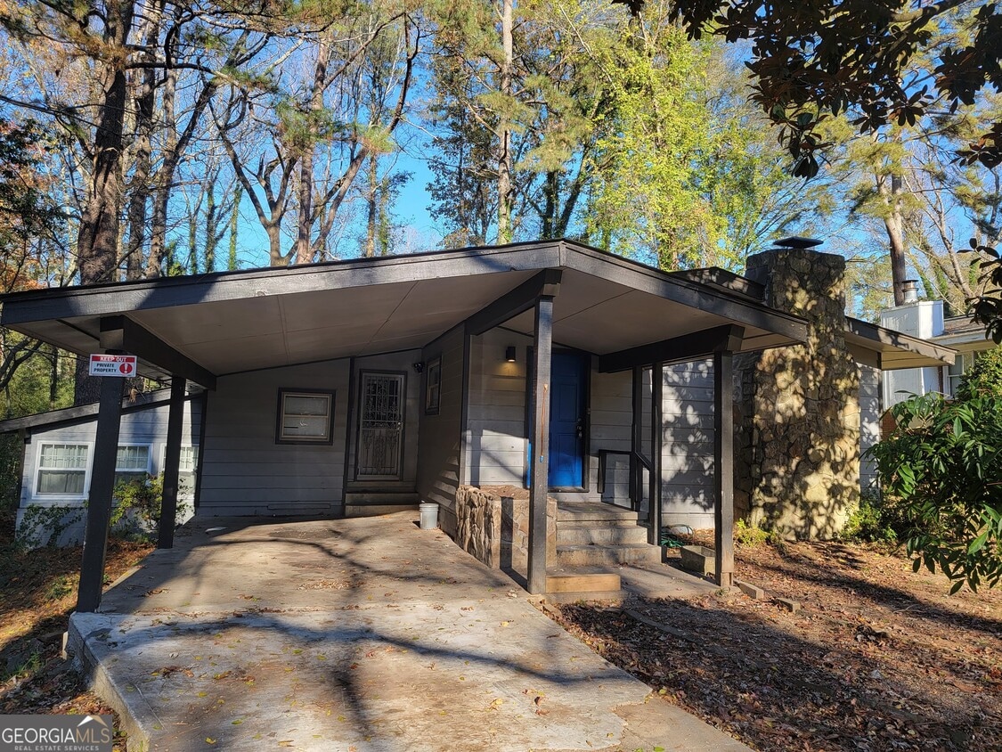 2733 Plantation Dr, East Point, GA 30344 House Rental in East Point