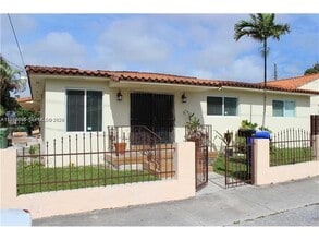 Building Photo - 500 NW 43rd Ct