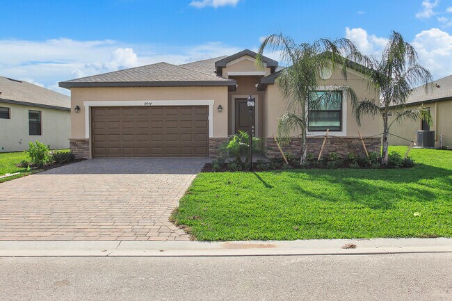 Foto del edificio - 14848 Portico Blvd