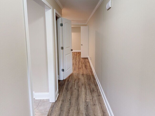 Foto del edificio - Move-in Ready Townhome in Desirable Sango ...