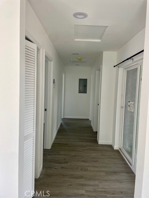 Foto del edificio - 5948 Dagwood Ave