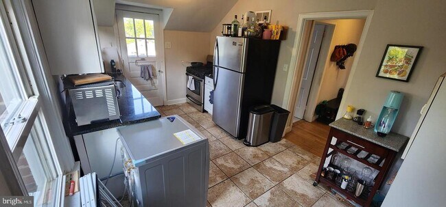 Foto del edificio - 1227 N Utah St