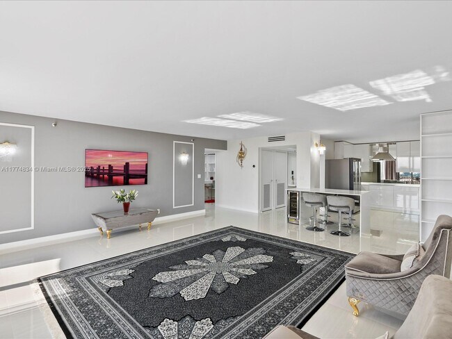 Building Photo - 8877 Collins Ave
