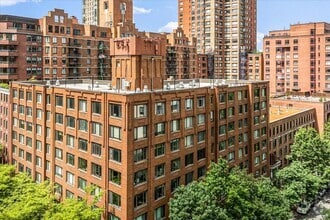 Building Photo - 300 Albany St