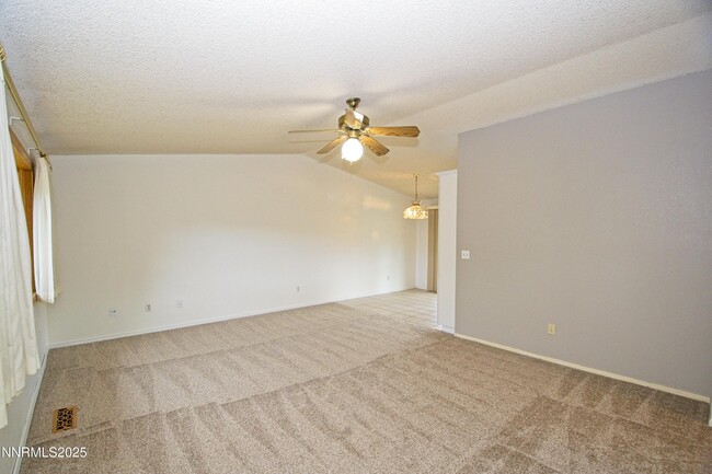 Building Photo - 1146 Glacier Dr