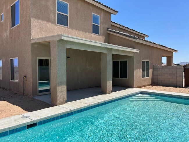 Foto del edificio - SAGUARO POOL HOME!