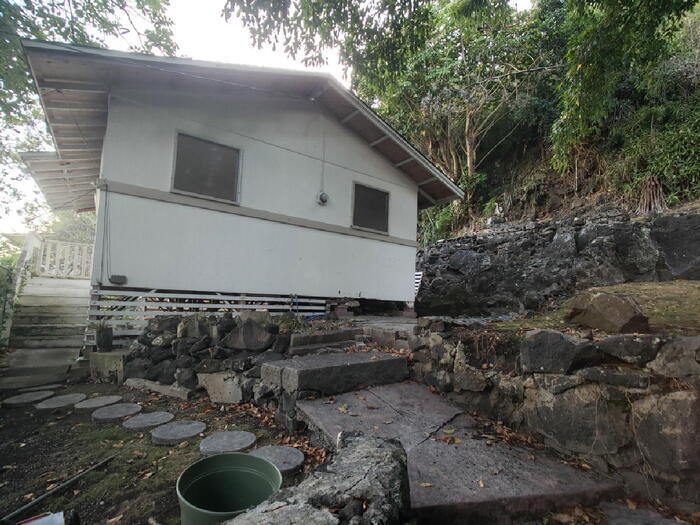 Primary Photo - WAOLANI ST 2/1 cottage, yard w/ service
