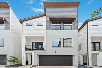 Building Photo - 2508 Tuam St