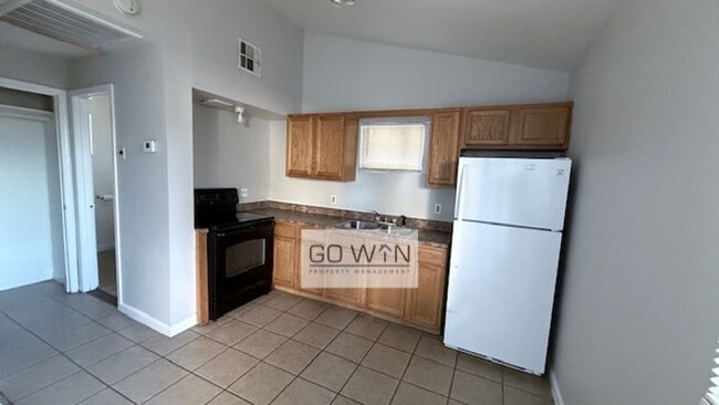 Photo - 522 S Mesa Dr Apartment