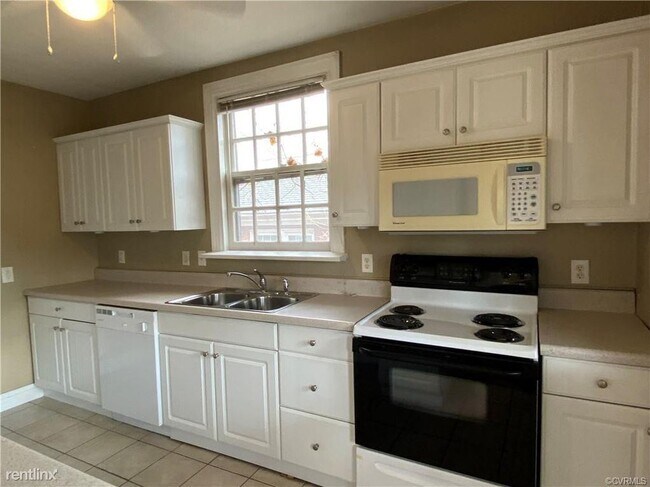 Building Photo - 2 br, 1 bath Duplex - 4007 Park Ave