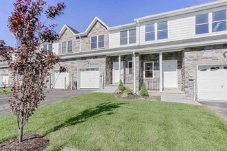 Building Photo - 15 DeCroce Ct